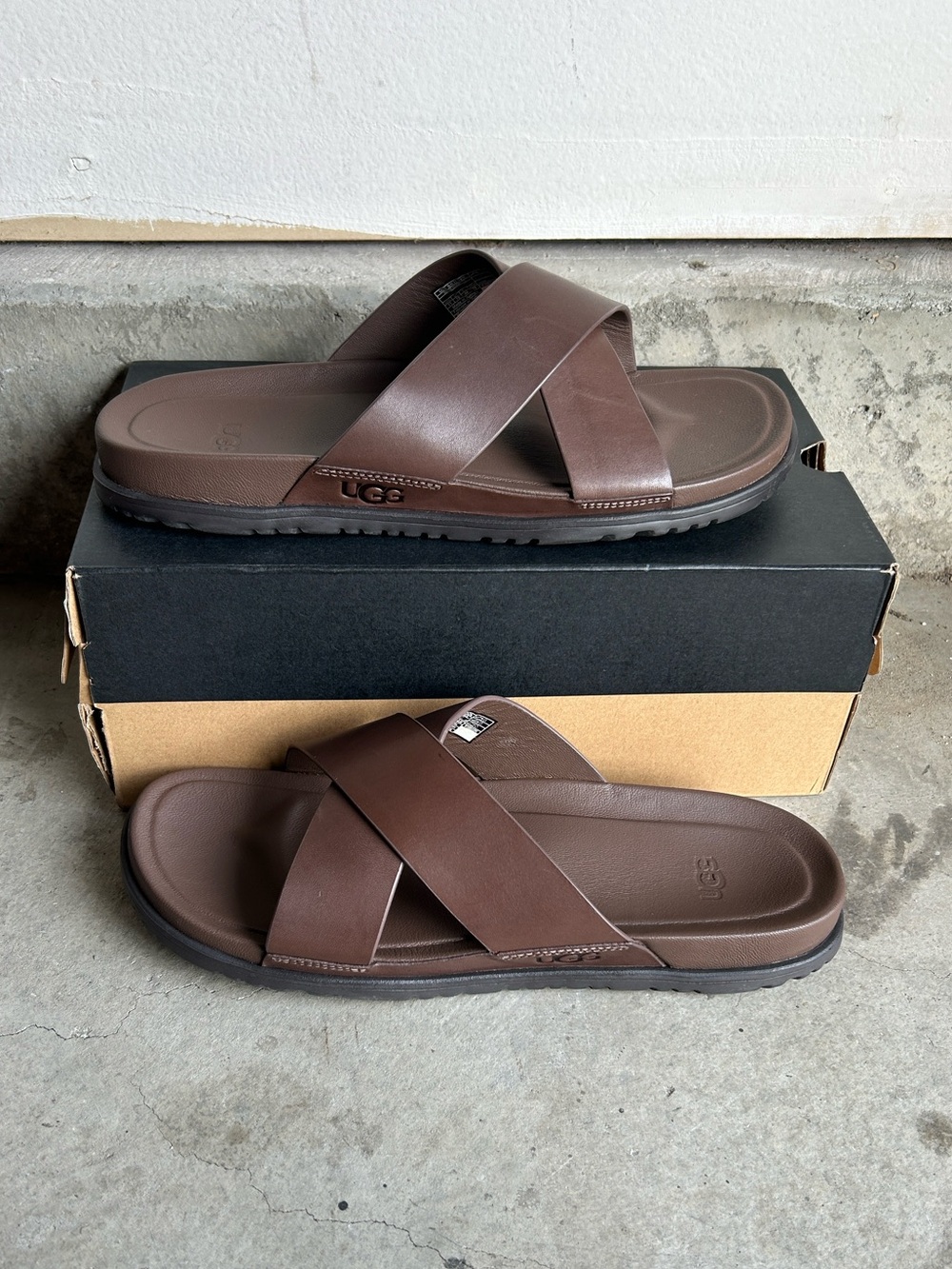 UGG Wainscott Mens Slides Size 11 Nwt